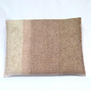 Coussin en feutre de laine, beige rosé